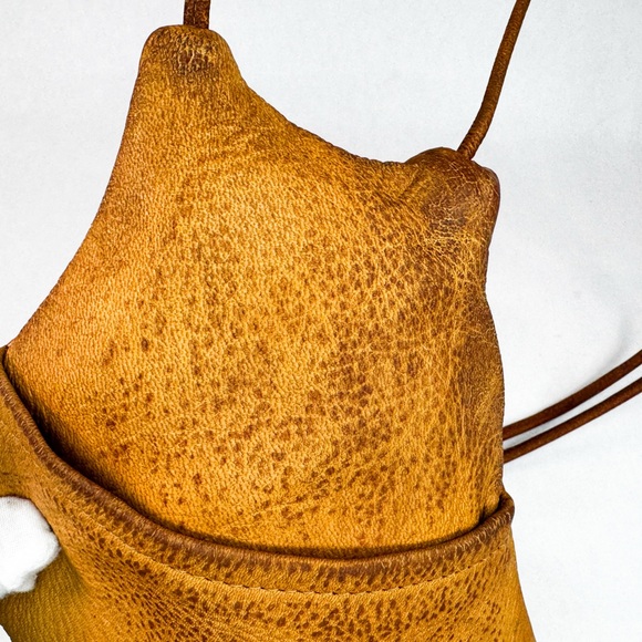 Erda Leather Crossbody Bag Camel Brown Handmade Maine Rustic Minimalist main image 9